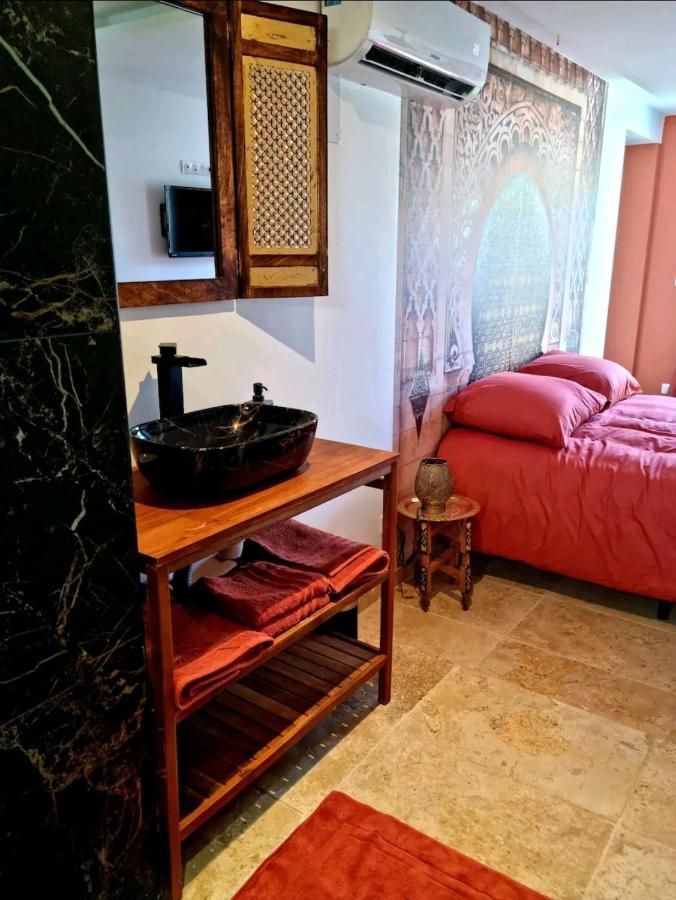 Suite Jaccuzzi En Camargue Port-Saint-Louis-du-Rhône Zewnętrze zdjęcie