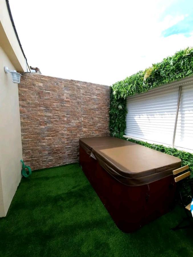 Suite Jaccuzzi En Camargue Port-Saint-Louis-du-Rhône Zewnętrze zdjęcie